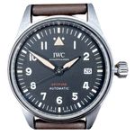 IWC Pilot IW326803 (2024) - Zwart wijzerplaat 39mm Staal (1/8)