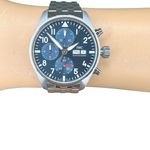 IWC Pilot Chronograph IW388102 (2024) - Blauw wijzerplaat 41mm Staal (2/8)