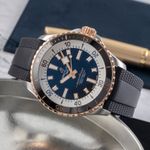 Breitling Superocean 42 U17375 (2022) - 42mm Goud/Staal (2/8)