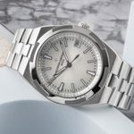Vacheron Constantin Overseas 4500V/110A-B126 (Unknown (random serial)) - Silver dial 42 mm Steel case (2/8)