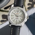 Breitling Colt Automatic A1738811/G791 (Onbekend (willekeurig serienummer)) - Wit wijzerplaat 44mm Staal (3/8)