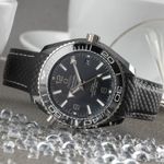 Omega Seamaster Planet Ocean 215.92.40.20.01.001 (2018) - Black dial 40 mm Ceramic case (2/8)