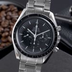 Omega Speedmaster Professional Moonwatch 3570.50.00 (Unknown (random serial)) - Black dial 42 mm Steel case (3/8)
