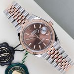 Rolex Datejust 36 126231 (2024) - Bruin wijzerplaat 36mm Goud/Staal (1/8)