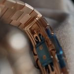 Patek Philippe Nautilus 5990/1R (2025) - 41 mm Rose Gold case (4/8)