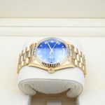 Rolex Day-Date 36 18238 (1994) - Blue dial 36 mm Yellow Gold case (4/9)