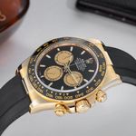 Rolex Daytona 126518LN (Unknown (random serial)) - Black dial 40 mm Yellow Gold case (2/5)