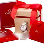 Omega De Ville Ladymatic 425.20.34.20.55.001 (2024) - Parelmoer wijzerplaat 34mm Goud/Staal (4/4)