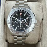 Breitling Avenger AB0147101B1A1 (2024) - Zwart wijzerplaat 44mm Staal (2/6)