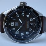 TAG Heuer Autavia WBE5114.FC8266 (2024) - Zwart wijzerplaat 42mm Staal (2/8)