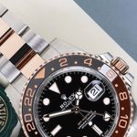 Rolex GMT-Master II 126711CHNR (2022) - Black dial 40 mm Gold/Steel case (3/8)