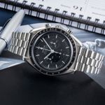 Omega Speedmaster Professional Moonwatch 310.30.42.50.01.001 (Unknown (random serial)) - Black dial 42 mm Steel case (2/8)