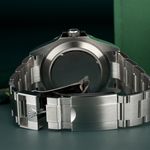 Rolex Explorer II 226570 (2021) - Black dial 42 mm Steel case (2/6)