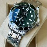 Omega Seamaster Diver 300 M 210.30.42.20.10.001 (2024) - Green dial 42 mm Steel case (3/7)