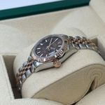 Rolex Lady-Datejust 279171 (2024) - Bruin wijzerplaat 28mm Staal (6/8)