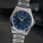Longines Conquest L3.720.4.92.6 (2025) - Blauw wijzerplaat 38mm Staal (3/8)