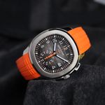 Patek Philippe Aquanaut 5968A (2024) - Zwart wijzerplaat 43mm Staal (1/4)