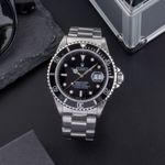 Rolex Submariner Date 16610 (1997) - Black dial 40 mm Steel case (1/8)