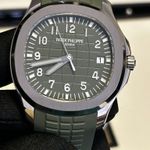 Patek Philippe Aquanaut 5168G-010 (2025) - Groen wijzerplaat 42mm Witgoud (7/8)