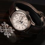 Patek Philippe Annual Calendar 5146G (2011) - Champagne wijzerplaat 39mm Witgoud (4/6)