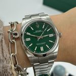 Rolex Oyster Perpetual 41 124300 (2024) - Green dial 41 mm Steel case (2/8)