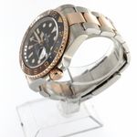 Rolex GMT-Master II 126711CHNR (2019) - Zwart wijzerplaat 40mm Goud/Staal (2/6)