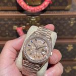 Rolex Day-Date 128345RBR (2024) - Wit wijzerplaat 43mm Roségoud (1/5)