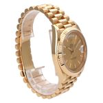 Rolex Day-Date 40 228238 (2019) - Champagne dial 40 mm Yellow Gold case (4/8)