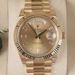 Rolex Day-Date 40 228238 (2020) - 40mm Geelgoud (3/8)