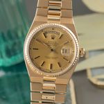 Rolex Day-Date Oysterquartz 19018 (1982) - 36mm Geelgoud (3/8)