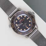Omega Seamaster Diver 300 M 210.90.42.20.01.001 (2023) - Bruin wijzerplaat 42mm Titanium (1/8)