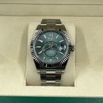 Rolex Sky-Dweller 336934 (2024) - Green dial 42 mm Gold/Steel case (5/8)