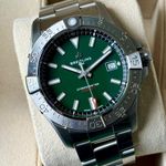 Breitling Avenger A17328101L1A1 (2024) - Groen wijzerplaat 42mm Staal (1/7)