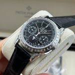 Patek Philippe Perpetual Calendar Chronograph 5271P-010 (2024) - Black dial 41 mm Platinum case (6/8)