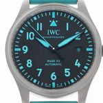 IWC Pilot IW328210 (2025) - Black dial 40 mm Titanium case (1/7)