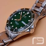 Mido Ocean Star M042.430.11.091.00 (2024) - Green dial 43 mm Steel case (3/8)