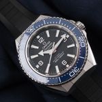 Omega Seamaster Planet Ocean 217.32.42.21.01.002 (2026) - Black dial 42 mm Titanium case (4/8)