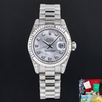 Rolex Lady-Datejust 179239 (2001) - Parelmoer wijzerplaat 26mm Witgoud (1/8)