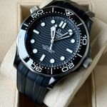 Omega Seamaster Diver 300 M 210.92.44.20.01.001 (2023) - Black dial 44 mm Ceramic case (3/7)