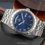 Tudor Royal 28600 (Onbekend (willekeurig serienummer)) - Blauw wijzerplaat 41mm Staal (2/8)