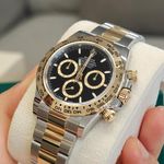 Rolex Daytona 126503 (2026) - Black dial 40 mm Gold/Steel case (2/5)
