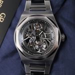 Girard-Perregaux Laureato 81015-11-001-11A (2022) - 43 mm Steel case (1/8)