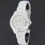 Chanel J12 H2422 (2023) - Pearl dial 33 mm Ceramic case (1/6)