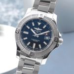 Breitling Avenger A17318101B1A1 (2023) - Black dial 43 mm Steel case (3/8)