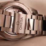 Omega Seamaster Aqua Terra 220.10.38.20.02.001 (2018) - White dial 38 mm Steel case (5/8)