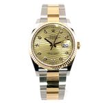 Rolex Datejust 36 126233 (2022) - Champagne wijzerplaat 36mm Staal (2/8)