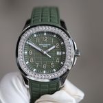 Patek Philippe Aquanaut 5267/200A (2024) - Green dial 39 mm Steel case (3/4)