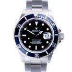 Rolex Submariner Date 16610 (1995) - Black dial 40 mm Steel case (3/8)