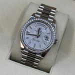 Rolex Day-Date 228349RBR (2024) - Silver dial 48 mm White Gold case (7/10)