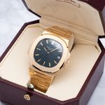 Patek Philippe Nautilus 3700/11J (1979) - 42 mm Yellow Gold case (3/6)
